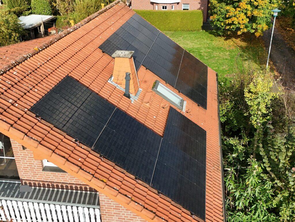 referenz-hausdach-solaranlage-pv-anlage-prolumen-solartechnik